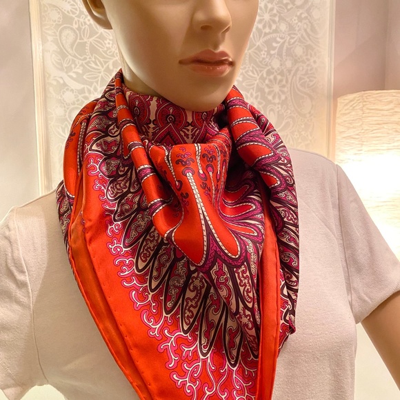 Vintage Red Mandala Scarf - Picture 5 of 6